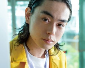 俳優の菅田将暉さんの肌は女性から見ても↑らましくなる美肌です