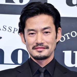 竹野内豊さんの男らしいナチュラル眉毛を紹介しています